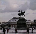 Picture Title - statue with bird in the way