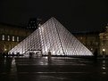 Picture Title - Piramide en el Louvre , Paris